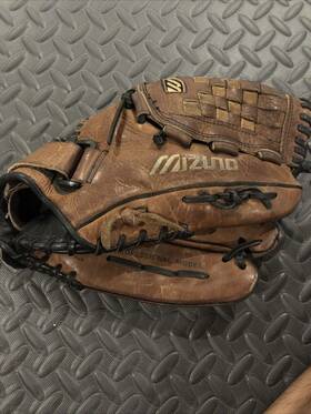 Mvt-1150 Mizuno Vintage Pro Model Mvt 1150 Baseball Glove 11.5 Inch Rht Retro Leather Mvt-1150 Mizuno Vintage Pro Model Mvt 1150 Baseball Glove 11.5 Inch Rht Retro Leather