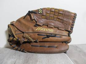 Mvt-1350 Mizuno Mvt1350 Vintage Model Baseball Mitt Glove 13.5 Leather Right Hand Thrower Mvt-1350 Mizuno Mvt1350 Vintage Model Baseball Mitt Glove 13.5 Leather Right Hand Thrower