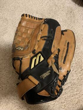 Mvt1303 Mizuno Professional Model 13 Inch Leather Glove. Mvt 1303. Rht