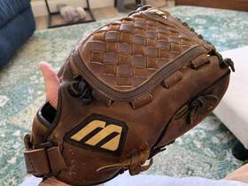 Mz-1102 Mizuno Prospect Series Mz 1102 11 Inch Baseball Glove Rht Mz-1102 Mizuno Prospect Series Mz 1102 11 Inch Baseball Glove Rht