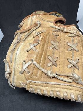 60-21226 Montgomery Ward Vintage Award Series S Rht Baseball Glove Mitt