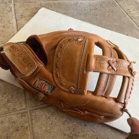 N509 National Professional Model Leather Glove Mitt Right Handed Thrower N509 National Professional Model Leather Glove Mitt Right Handed Thrower