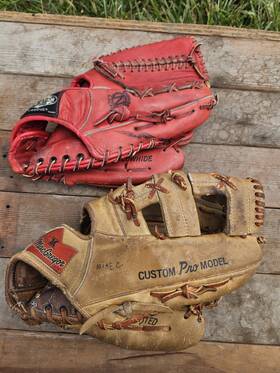 Ts-13cr Nesco 2 Vintage Rht Baseball Gloves- All Star And Macgregor Pc2 Ts-13cr Nesco 2 Vintage Rht Baseball Gloves- All Star And Macgregor Pc2