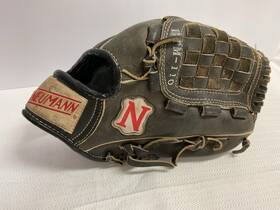 Btm-110 Neumann Btm-120 Baseball Glove Mitt Right Hand Throw Black/brown Btm-110 Neumann Btm-120 Baseball Glove Mitt Right Hand Throw Black/brown