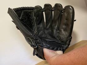12game Nike Air Rht Game Ready Black Leather 12 Inch Baseball/softball Glove/mitt Vtg 12game Nike Air Rht Game Ready Black Leather 12 Inch Baseball/softball Glove/mitt Vtg