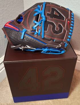 Nike 197774187294 Sha Do Elite J 11.75 Inch Jackie Robinson Day Edition Baseball Glove Rht New Nike 197774187294 Sha Do Elite J 11.75 Inch Jackie Robinson Day Edition Baseball Glove Rht New