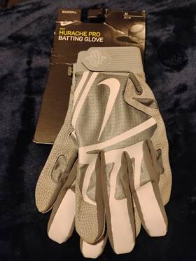 Nike 887791112279 Alpha Huarache Elite Mens White Silver Baseball Batting Gloves Size M New Nike 887791112279 Alpha Huarache Elite Mens White Silver Baseball Batting Gloves Size M New