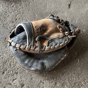 Nike Km-1151 33.5 Inch Black/brown Leather Catcher S Mitt Left Hand Throw