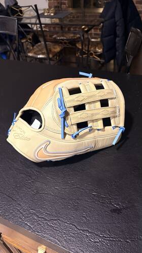 N.101.3072.203.a8 Nike Vapor Elite 12.75 Inch Leather Baseball Glove Cream/blue Right Handed