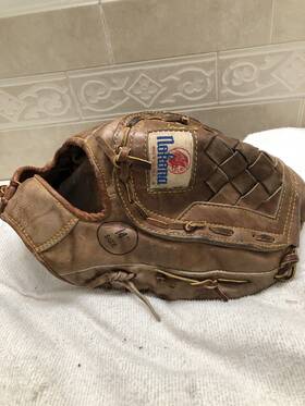 Amg750 Nokona Very Large Broken In Deep Pocket 14 Inch Softball Glove Right Throw