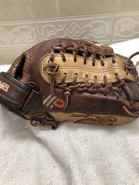 As-120-s17 Nokona Alpha Select Boys Fully Broken 12 Inch Baseball Outfielders Glove Right Throw As-120-s17 Nokona Alpha Select Boys Fully Broken 12 Inch Baseball Outfielders Glove Right Throw