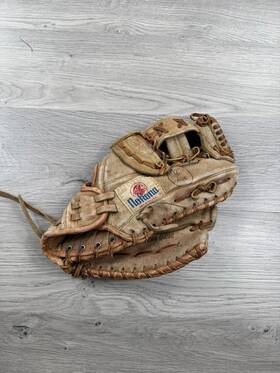 Bm76 Nokona Vintage Baseball Glove Right Hand Throw Leather Brown Made In Usa Bm76 Nokona Vintage Baseball Glove Right Hand Throw Leather Brown Made In Usa