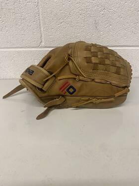 Btf-1250 Nokona 12.5 Inch Softball Glove Right Throw. Excellent Condition