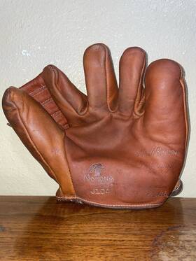 J104 Nokona Frank Brown Glove
