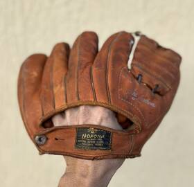J119 Nokona Leather Rht Glove Joe Landrum Model Made In U.s.a. Vintage 1950s