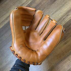 J125 Nokona 11 Inch Turk Lown Baseball Glove Right Hand Throw