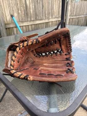 W-1250 Nokona Walnut 1250 Baseball Glove 12.5 In For Or Softball Rht