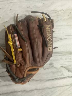 W-200m Nokona Youth Walnut Modified Trap 11.25 Inch Right Handers Baseball Glove W-200m Nokona Youth Walnut Modified Trap 11.25 Inch Right Handers Baseball Glove