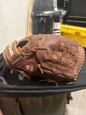 Wb1300rht Nokona W-v1300 Baseball Softball Glove Walnut Made In Usa