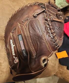 X2f-3250 Nokona Fastpich X2 Elite Catchers Mitt 32.5 Right Hand Throw X2f-3250 Nokona Fastpich X2 Elite Catchers Mitt 32.5 Right Hand Throw