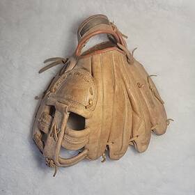 9900 Pennant Baseball Glove #9900 Rht Top Grain Cowhide The Big One Double T Web 9900 Pennant Baseball Glove #9900 Rht Top Grain Cowhide The Big One Double T Web
