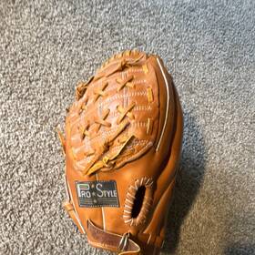 42-5093 Pro Style 12 Inch Brown Leather Baseball Glove Deep Set Pocket Cowhide Left 42-5093 Pro Style 12 Inch Brown Leather Baseball Glove Deep Set Pocket Cowhide Left