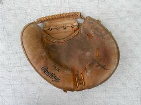 05jm Rawlings Vintage Manny Sanguillen Catchers Mitt Baseball Glove Rht 05jm Rawlings Vintage Manny Sanguillen Catchers Mitt Baseball Glove Rht