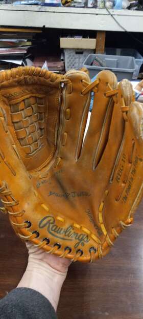 Rbg-27db Rawlings 083321336560 Reg Baseball Glove Mitt Dave Justice Right Hand Throw