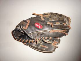 Rs135 Rawlings 083321808050 Glove 13.5 Inch Softball Baseball Renegade Series Fastback Rh Throw