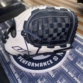 Rawlings 083321824357 Nwt Liberty Advanced 13 Inch Fast Pitch Glove White Blue Right Hand Throw Rawlings 083321824357 Nwt Liberty Advanced 13 Inch Fast Pitch Glove White Blue Right Hand Throw