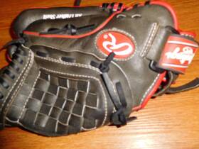 115dsb Rawlings Black All Leather Mpl 11 1/2 Inch Right Hand Throw Baseball Glove 115dsb Rawlings Black All Leather Mpl 11 1/2 Inch Right Hand Throw Baseball Glove