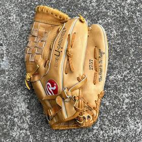 2757 Rawlings Vintage Glove. Cal Ripken Jr. Fast Back Edge-u-cated Heel. Rh