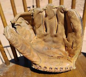60-4246 Rawlings Old Eddie Matthews Detroit Tigers 10.5 Inch Rht Baseball Glove Mitt