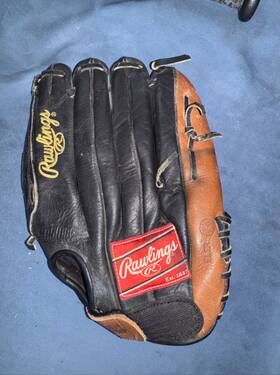 Rawlings Bs1258 Renegade #bs1258 12-1/2 Inch Baseball/softball Glove Wear On Right Hand