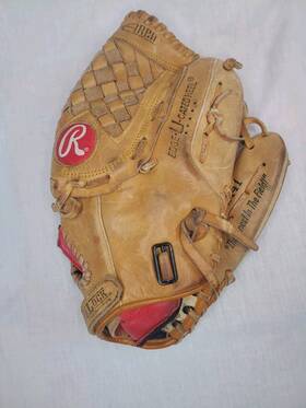 Cha41 Rawlings Vintage 12 Inch Righthand Throw Baseball Glove / Mitt