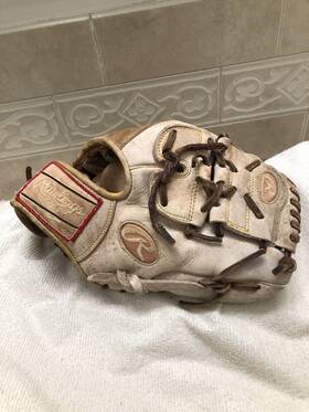 Gg200-9c Rawlings Fully Broken In Butter Soft Gold Glove 11.5 Inch Baseball Right Throw Gg200-9c Rawlings Fully Broken In Butter Soft Gold Glove 11.5 Inch Baseball Right Throw