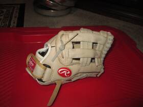 H115hc Rawlings Youth Baseball Glove 11.5 Inch Highlight Series Right Hand Throw H115hc Rawlings Youth Baseball Glove 11.5 Inch Highlight Series Right Hand Throw