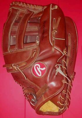 H2500 Rawlings 13.5 Inch Adult Softball Glove Premium H Series Xl Pocket Rht H2500 Rawlings 13.5 Inch Adult Softball Glove Premium H Series Xl Pocket Rht