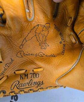 Km700 Rawlings Youth Left Handed Mickey Mantle Glove Model