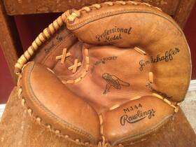 Mj44 Rawlings Vintage Mj 44 Catchers Mitt Right Hand Mlb Baseball Jim Schaffer Mj44 Rawlings Vintage Mj 44 Catchers Mitt Right Hand Mlb Baseball Jim Schaffer