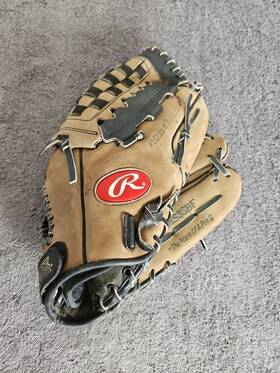Vintage Rawlings: A Look at some Classic Rawlings Baseball Gloves