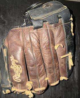 P1270 Rawlings 12.75 Inch Baseball Softball Glove Brown Black Leather Right Adjusta P1270 Rawlings 12.75 Inch Baseball Softball Glove Brown Black Leather Right Adjusta