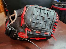 Pl110sb Rawlings Youth Baseball Mitt Glove 11 Inch Black /red Rht Players Series