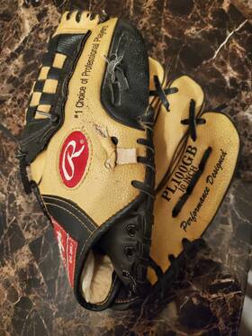 Pli00gb Rawlings 10 Inch Youth Baseball Glove Rht Derek Jeter Autographed Model Pli00gb Rawlings 10 Inch Youth Baseball Glove Rht Derek Jeter Autographed Model