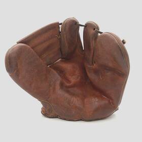 Pm-32 Rawlings Vtg 1950s 3 Finger Baseball Glove Fred Hatfield Pm 32 A Playmaker Model Pm-32 Rawlings Vtg 1950s 3 Finger Baseball Glove Fred Hatfield Pm 32 A Playmaker Model