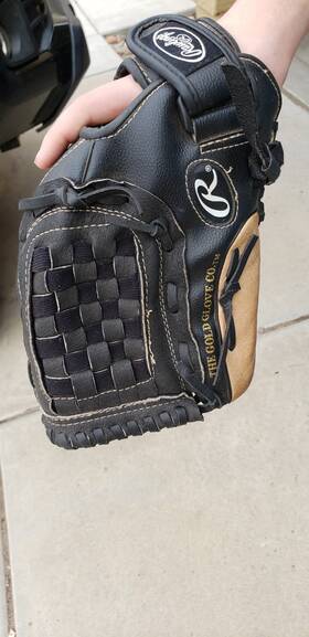 Pm125rb Rawlings Playmaker 12.5 Inch Leather Glove Brown Lht Left Handed Throw Pm125rb Rawlings Playmaker 12.5 Inch Leather Glove Brown Lht Left Handed Throw