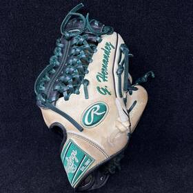Pro205-4 Rawlings Heart Of The Hide 11 3/4 Inch Rht With G Hernandez Initials
