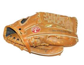 Rbc-22 Rawlings Fastback Model Softball Glove 13 Inch Right Hand Throw Rbc-22 Rawlings Fastback Model Softball Glove 13 Inch Right Hand Throw