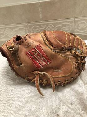 Rcm30pro Rawlings Fully Broken In Boy S Baseball 32 Inch Catchers Mitt Right Throw Rcm30pro Rawlings Fully Broken In Boy S Baseball 32 Inch Catchers Mitt Right Throw
