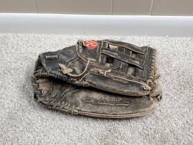 Sg96b Rawlings Premium Series 13.5 Inch Baseball Softball Glove Right Hand Throw Sg96b Rawlings Premium Series 13.5 Inch Baseball Softball Glove Right Hand Throw